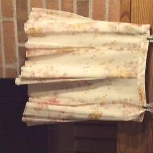 Soft and flowy Double layer skirt size Small